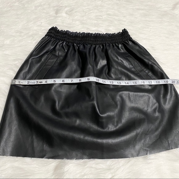 ZARA Black Faux Leather Mini Skirt - Picture 4 of 7